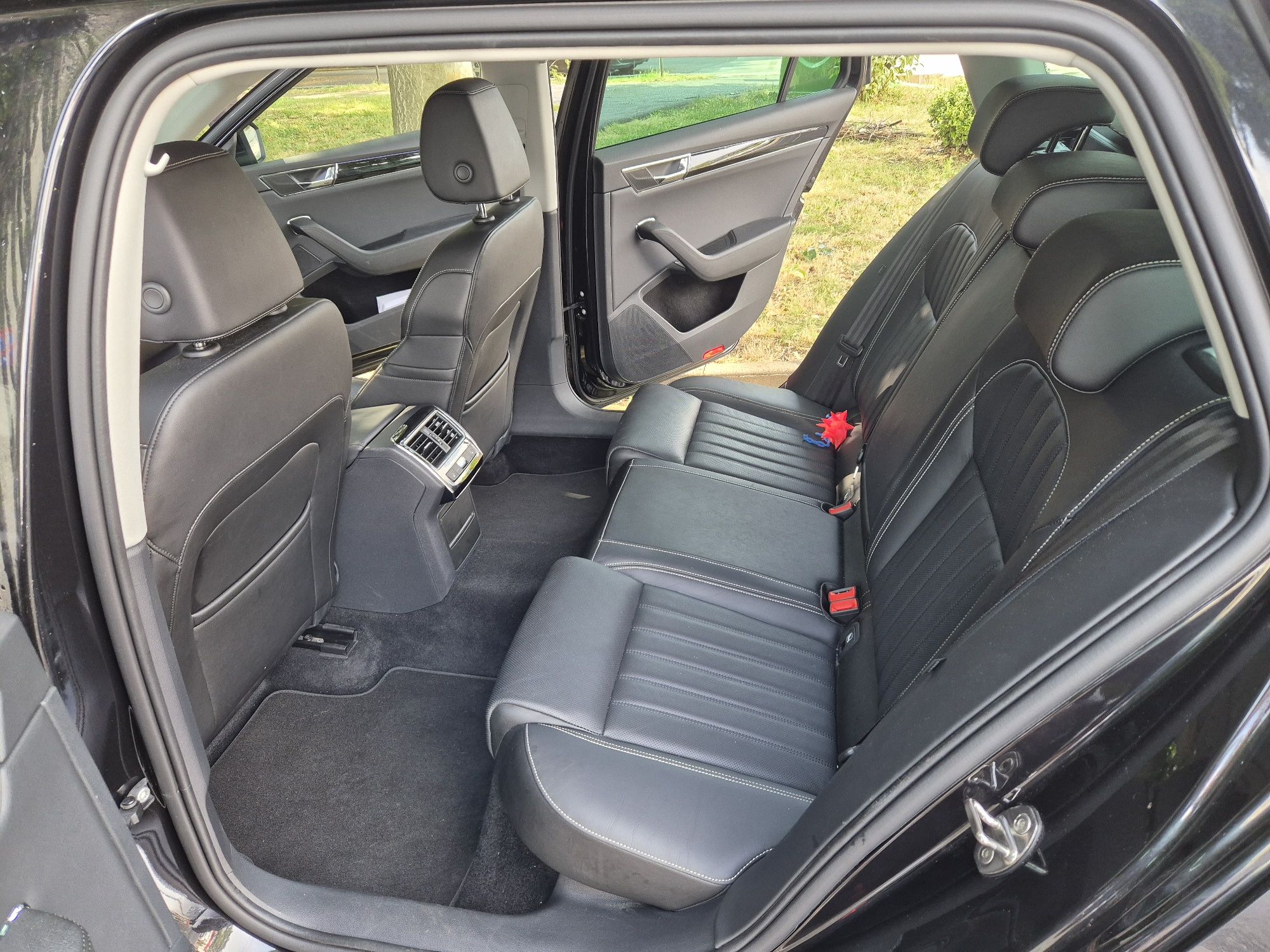 Skoda Superb Combi PlugIn DSG Laurin&Klement Matrix Ambientale
103.011