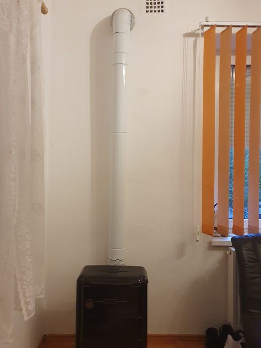 Semineu pe lemne din fonta si emailat