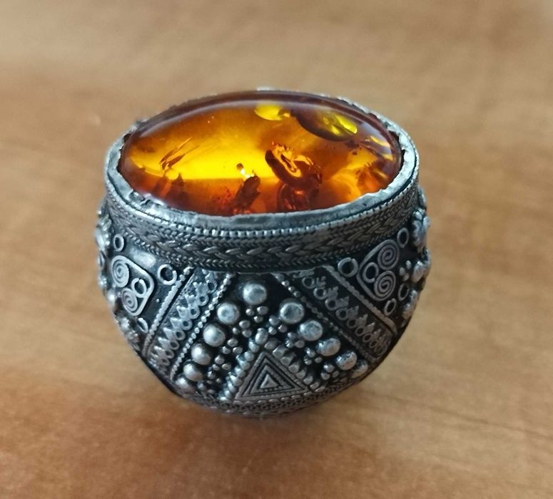 Masiv inel de argint cu chihlimbar