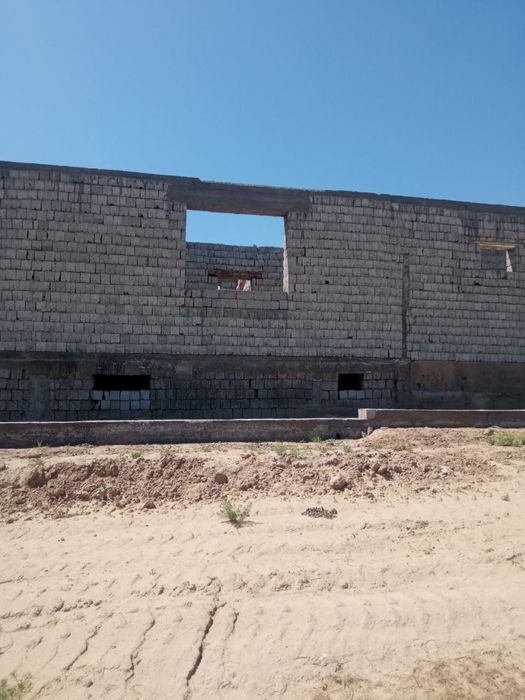 Дом недостроенный