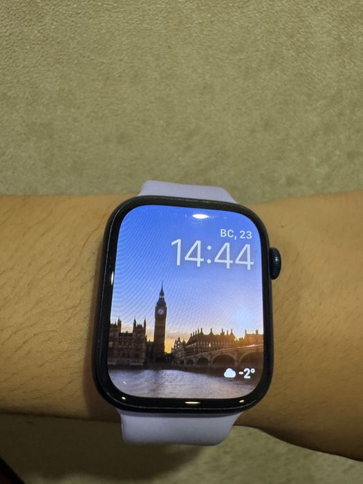 Продам Apple Watch 8 series 45 mm, в идеальном состоянии, все имеется