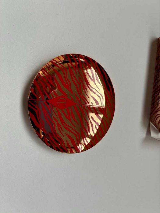 Charlotte Tilbury Magic Cream крем за лице и озаряваща пудра