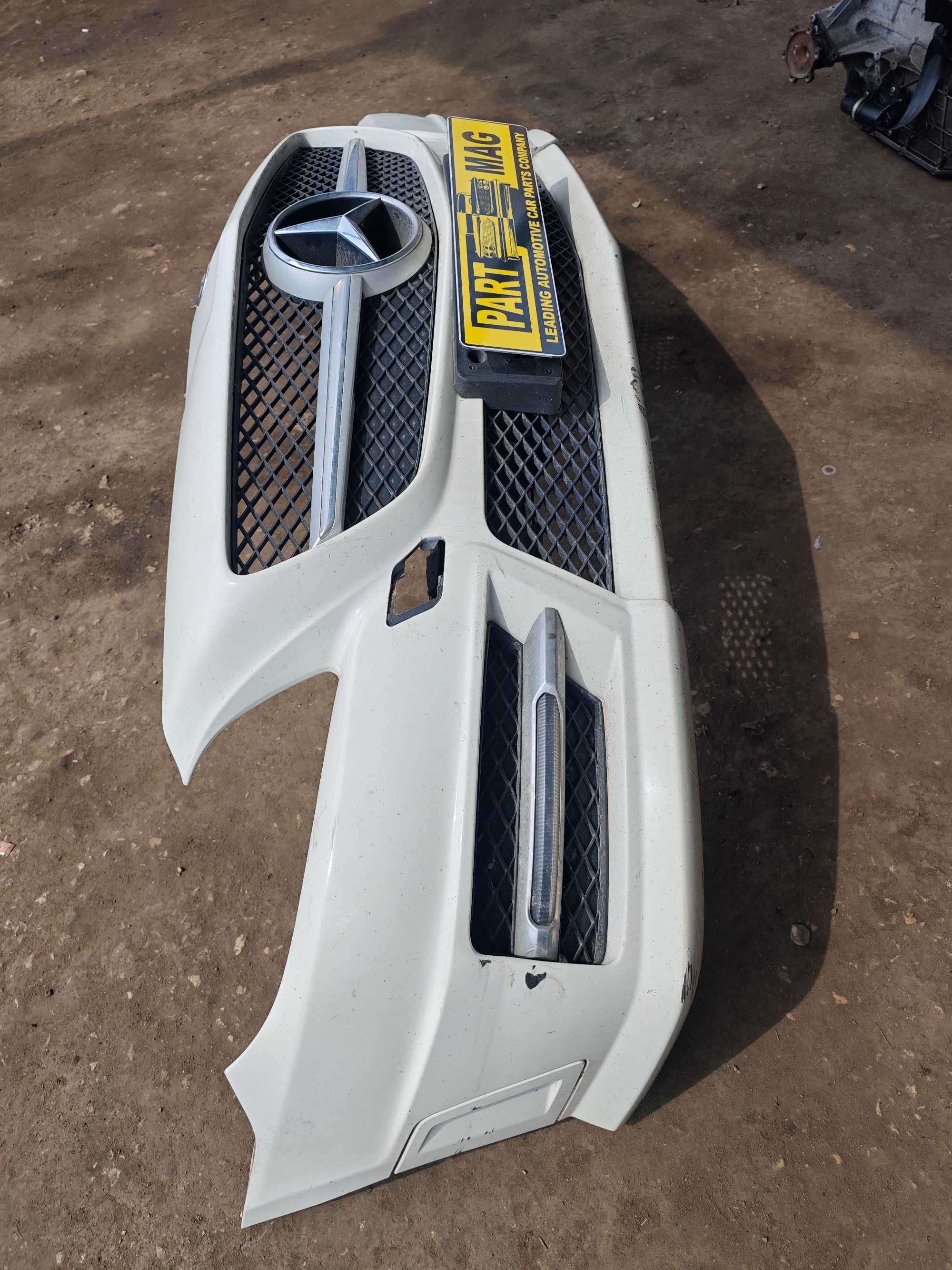 Предна AMG броня Mercedes SLK 250 R172 бяла оборудвана дефект от ляво