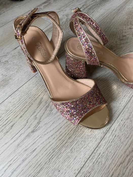 Sandale ocazie paiete