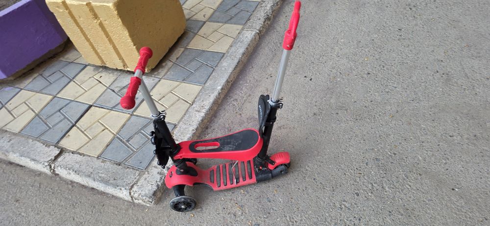 Продам самокат детский сад сидением