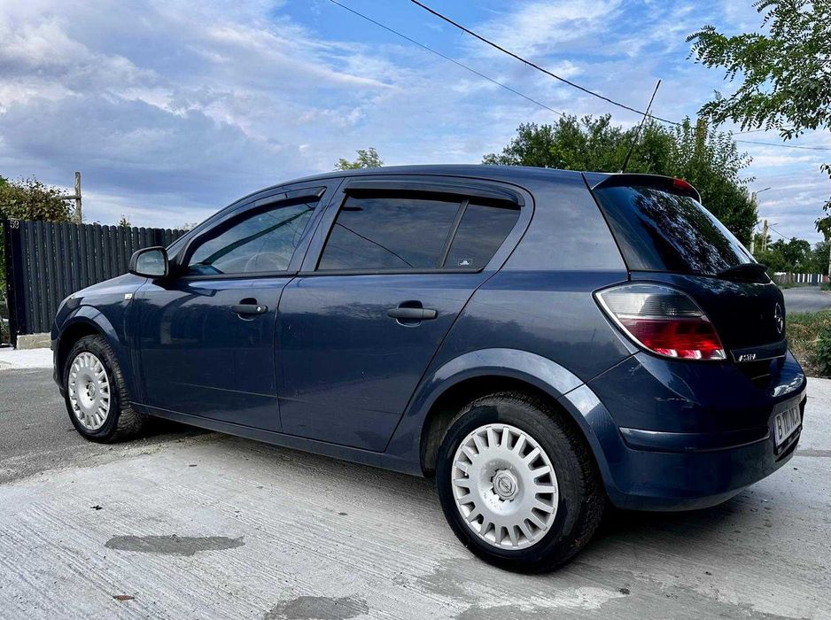 Proprietar Opel Astra H, Hatchback din 2011, benzina 1.4, 90 CP