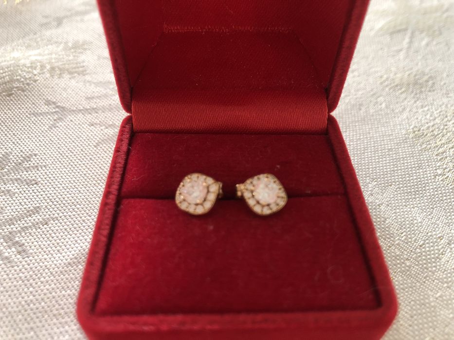 Невероятни златни обеци