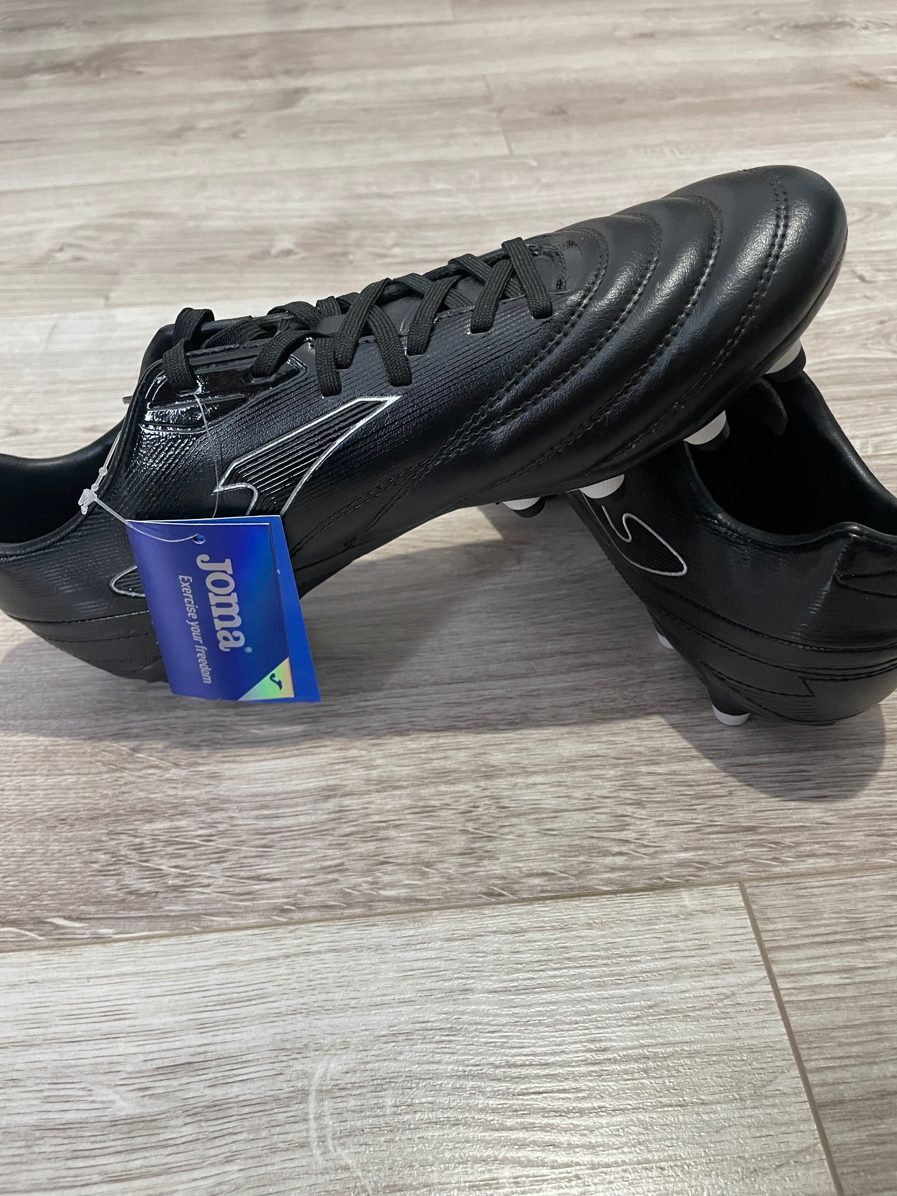 Футболни обувки / Бутонки JOMA 40.5