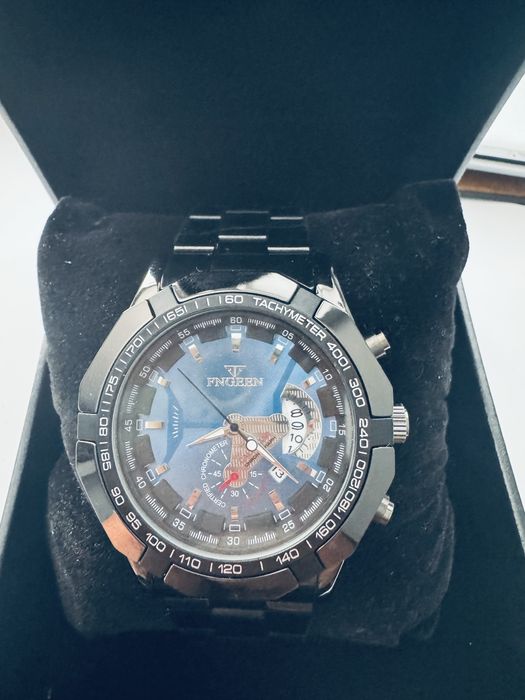 Часовник FNGEEN.