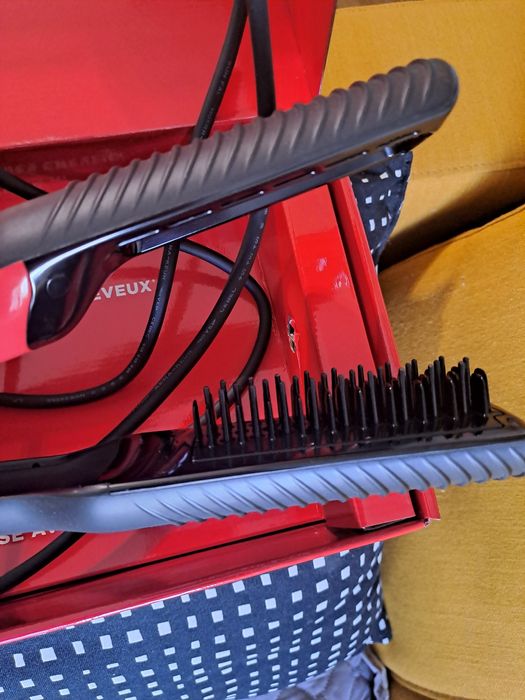 Керамична преса - сешоар на Ревлон, нова