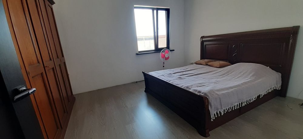 Двуспальная кровать