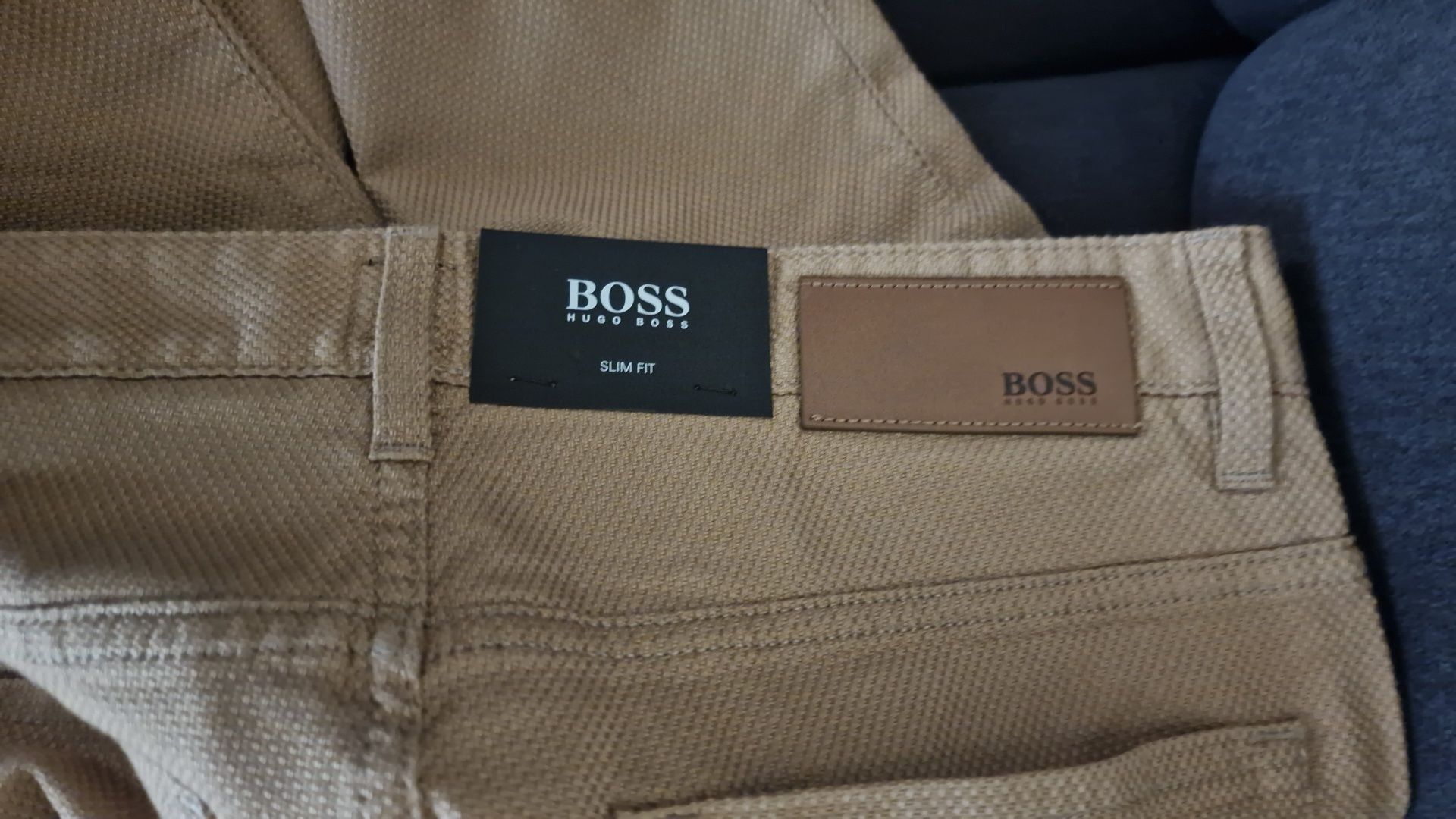 Pantaloni Boss (originali)
