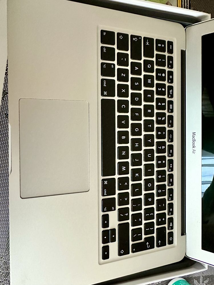 MacBook Air 2015 г. 13-inch Model: A1466