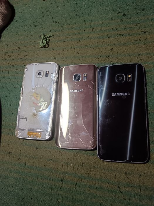 Vând telefoane de piese