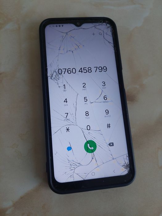 Vând Samsung Galaxy A14 5G cu sticla spartă dar funcțional + BONUS