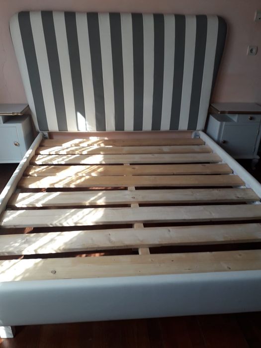 Set de dormitor, comoda + Pat + noptiere