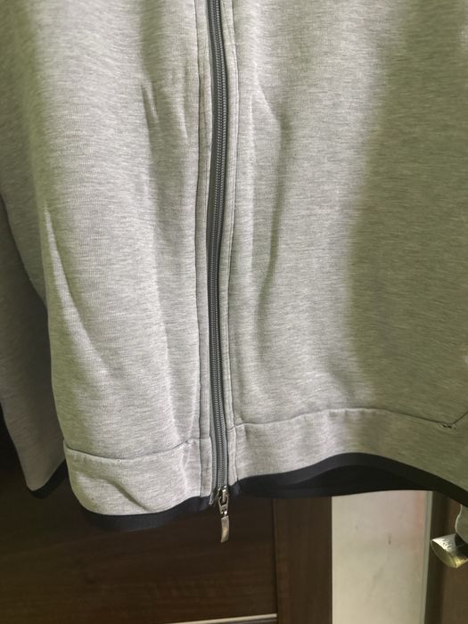 Продавам Nike Tech Fleece горнище