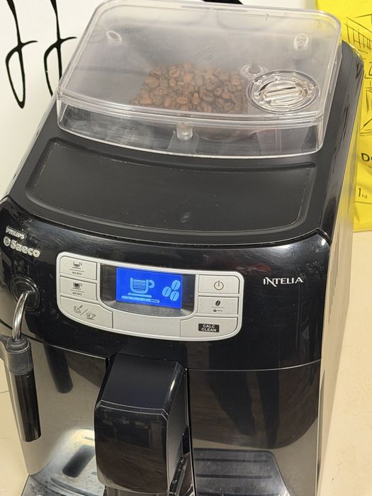 Кафемашина кафе автомат Saeco Philips intelia с гаранция