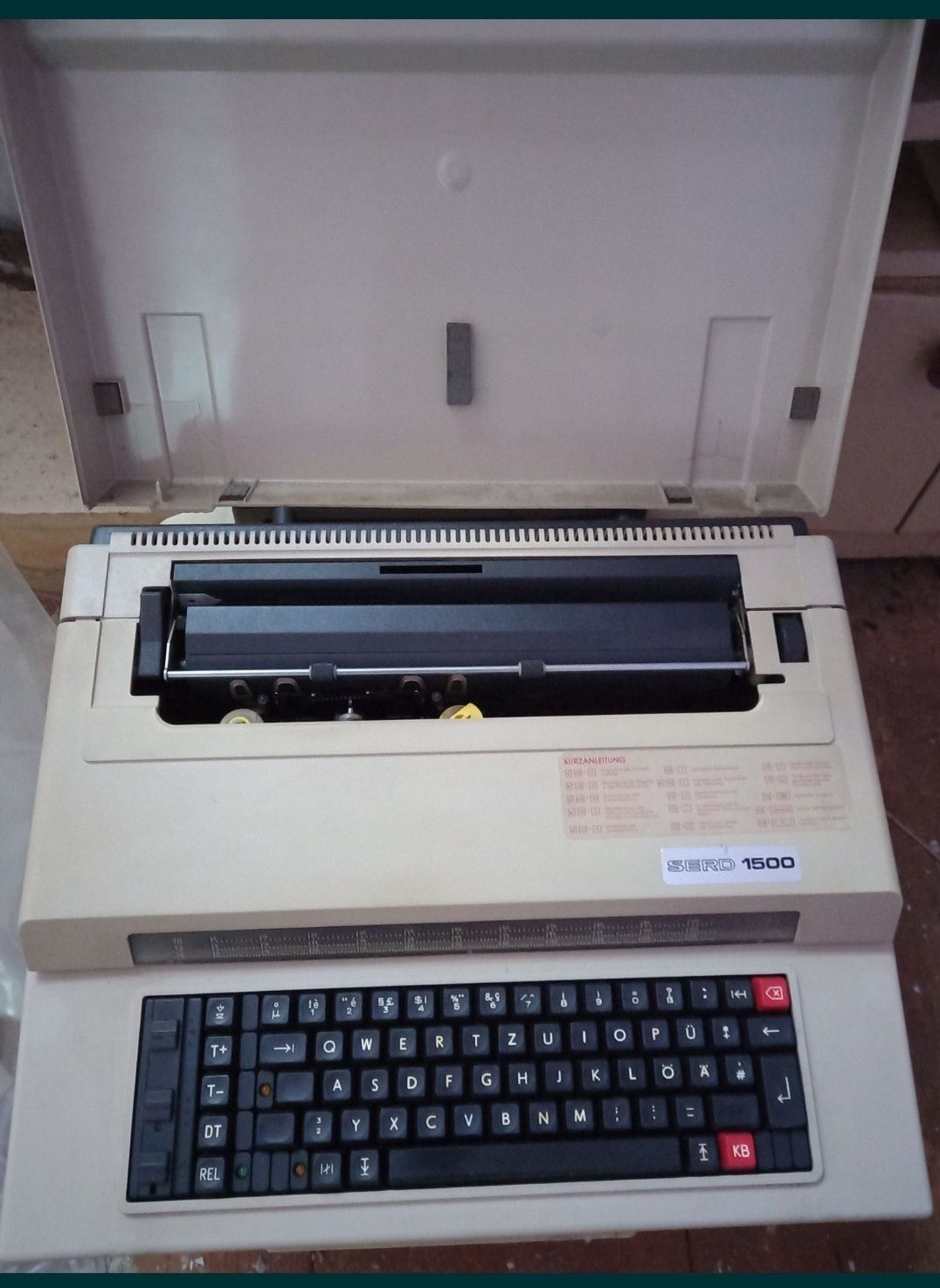 Masina de scris electrica Sanyo Serd 1500 defecta