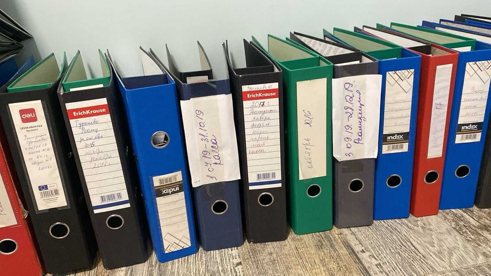 Продам папки - регистраторы б/у