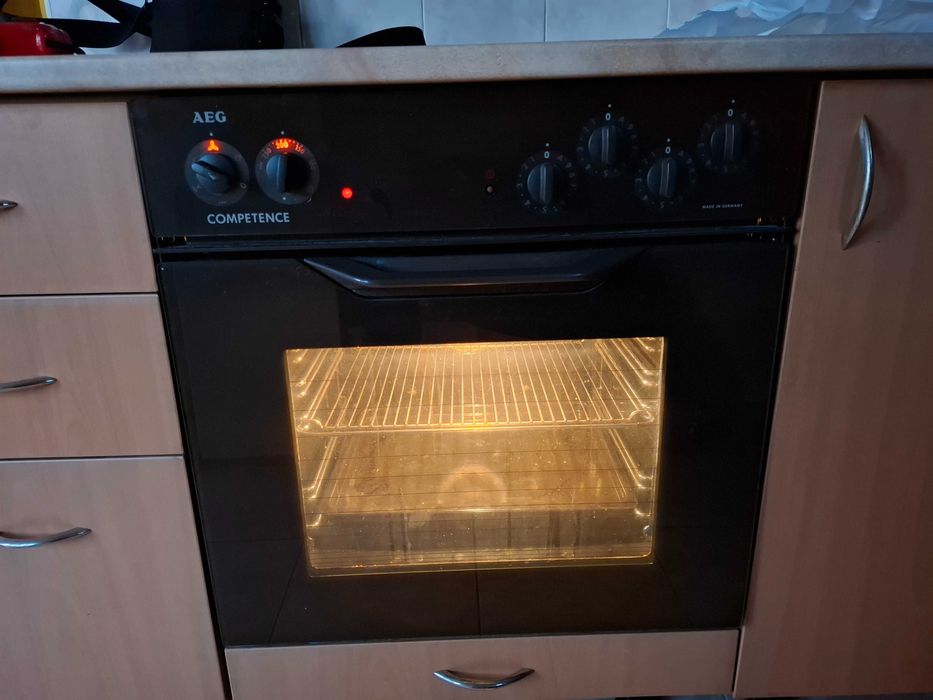 Кухня с ел. Уреди