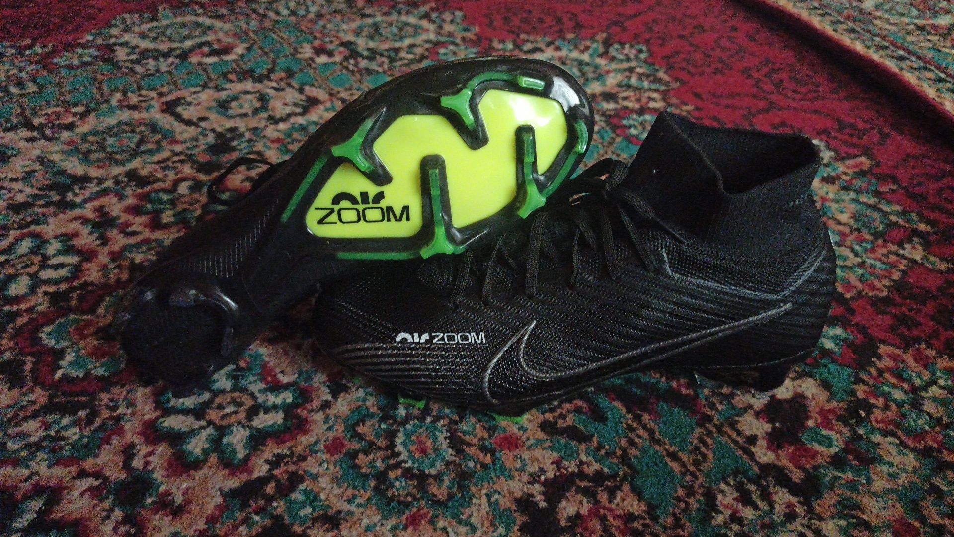 Butsi airzoom qora rang