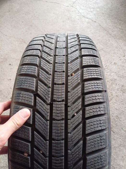 Vand Cauciucuri Continental 215/45 R18 V XL iarna