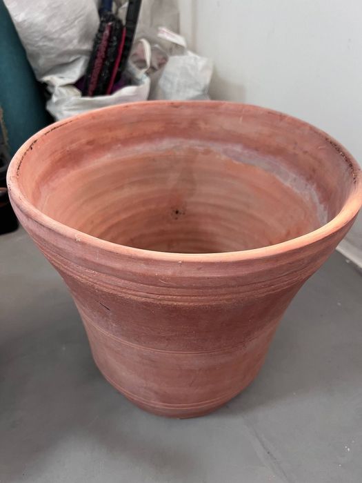 Горшок для цветов глиненный