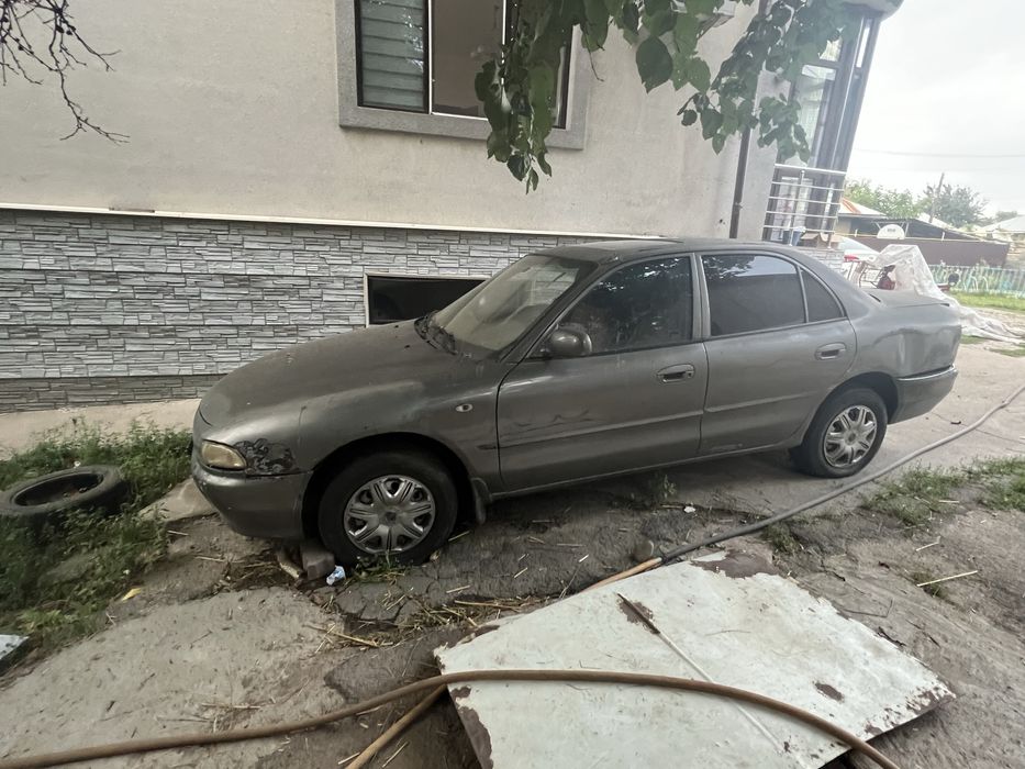 Продам срочно машина на ходу