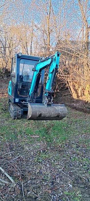 Închiriez mini excavatoare