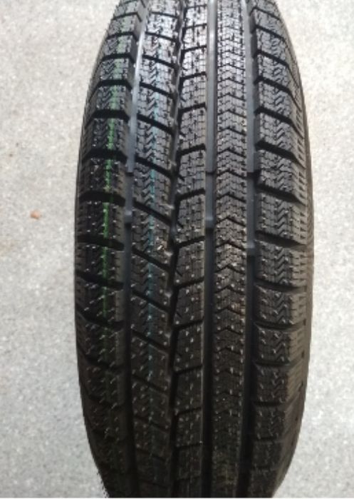 Шины, почти новый