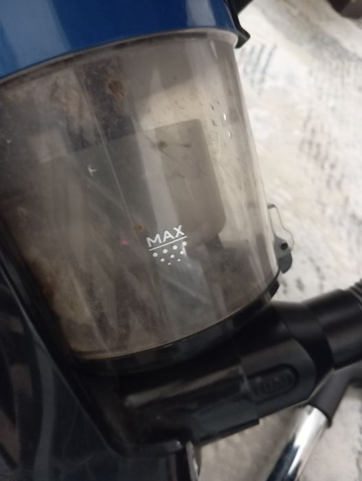 продам пылесос в отличном состоянии ,б/у только полгода,  продаю потом