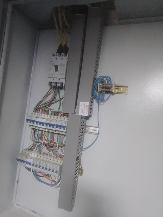 Еликтирик сантехника ишларни киламан афтозатчик урнатаман лустира илам