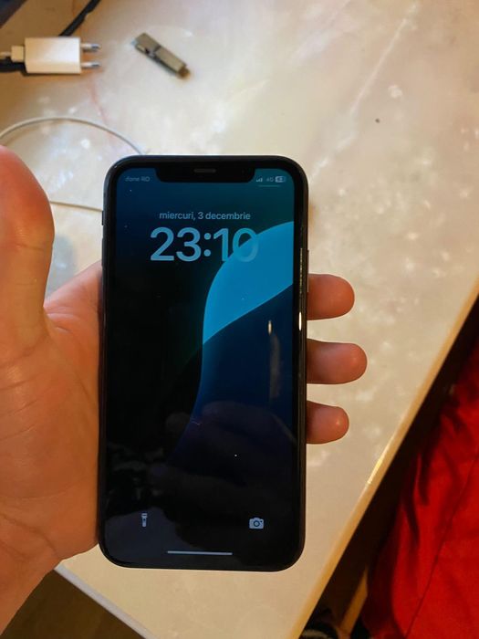 Vând sau schimb iPhone 11