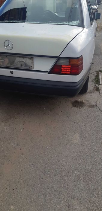 Мерцедес-W124 200-E  За части