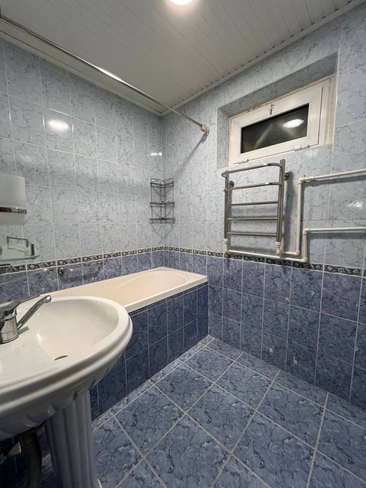 ПРОДАЕТСЯ 2в3/4/5 на: Ц1 Азимова Истикбол  77 серии  кирпич