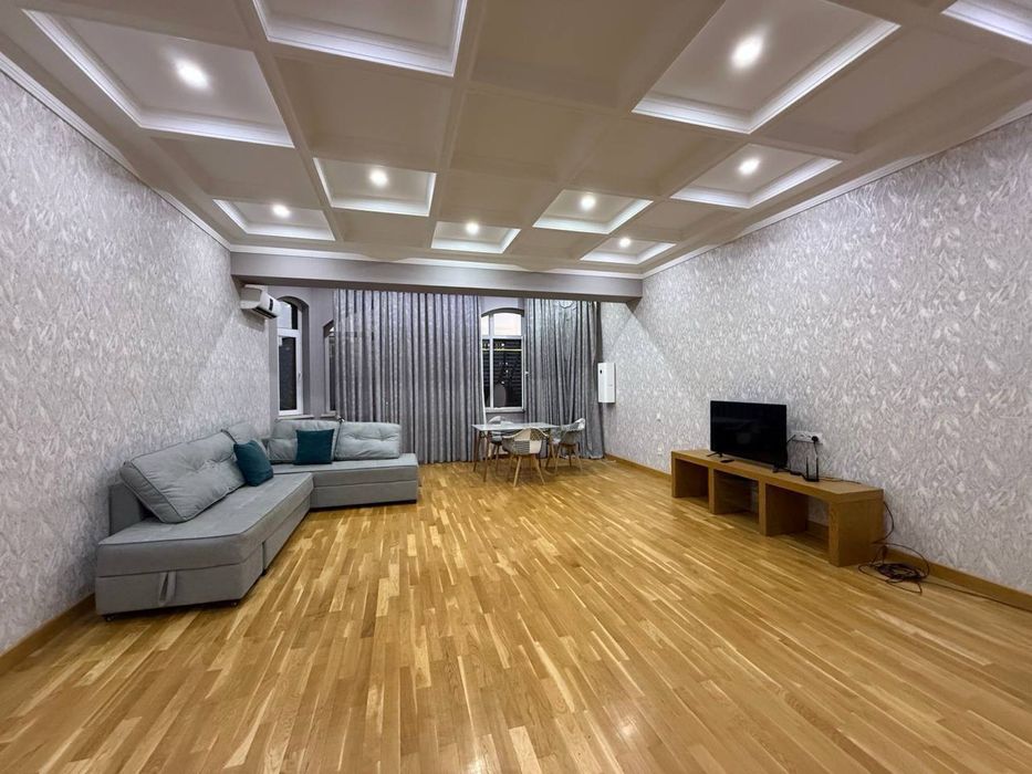 Продажа квартиры в центре на улице Садык Азимова