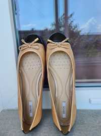 Ниски обувки тип балеринки Geox, 37 номер