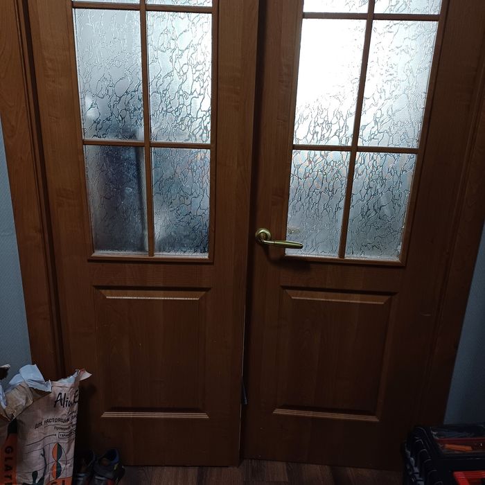 Продам двери межкомнатные.