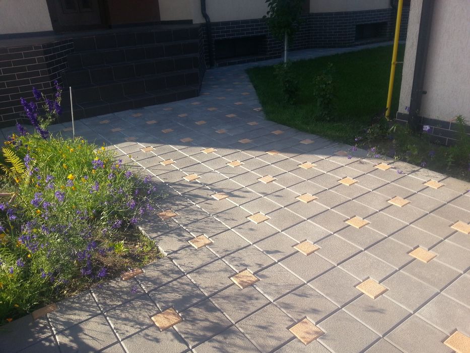 Dale pentru curte si gradina pavaje pavele - model 40x40 SIMPLU