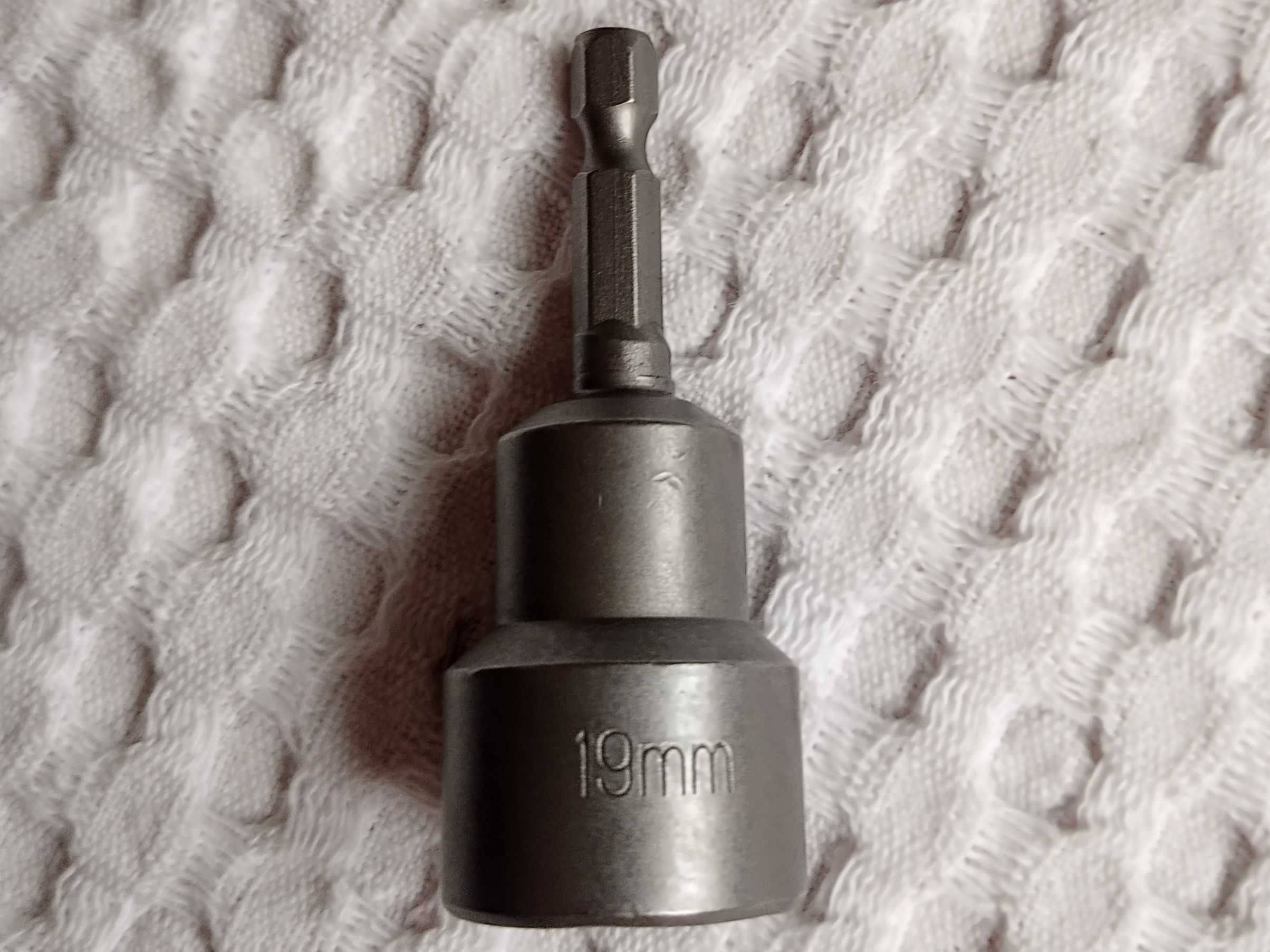 Накрайник за самопробивен винт 1/4" 19 мм