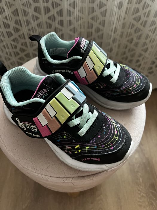 Adidasi Sketchers pian 32