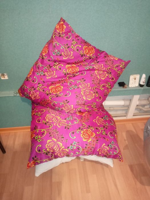 Подушка вата.Макта жастык.Хорошем состояние