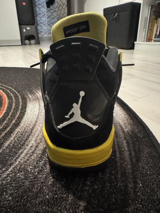 Jordan 4 yellow thunder