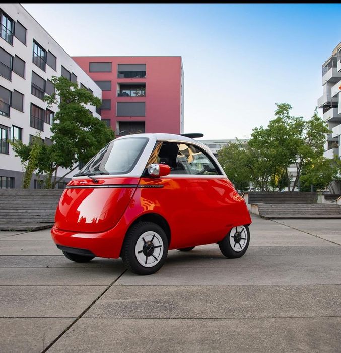 Masina electrica Microlino