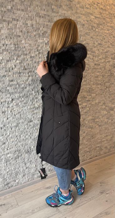 Дълго дамско яке.