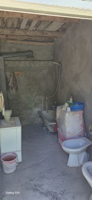 Ферма учун ёки ердан фойдаланиш учун дала ховли атрофи уралган