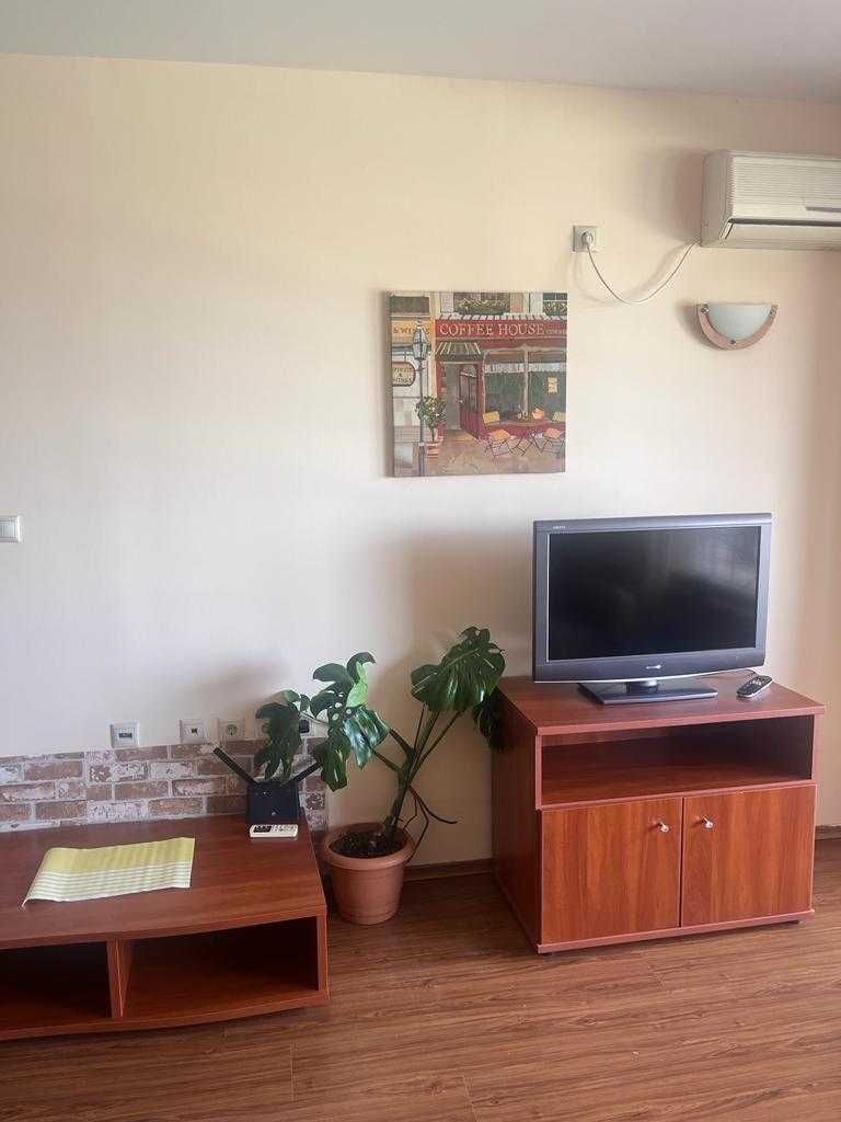 Дава се под наем Двустаен апартамент в Варна, Бриз - 85 кв.м за 400 € - Снимка #3