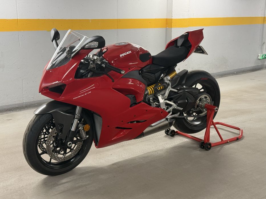 Ducati Panigale V2 2025