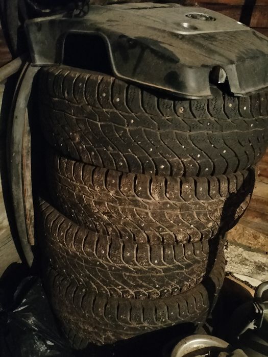 Продам Зимняя резина шипованная.